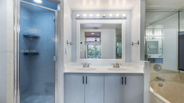 11112 N Harmony Lake Circle, Davie, FL 33324