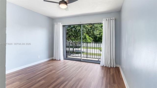 11112 N Harmony Lake Circle, Davie, FL 33324