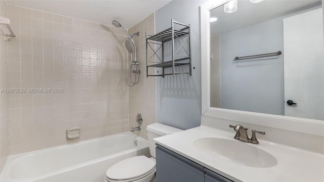 11112 N Harmony Lake Circle, Davie, FL 33324