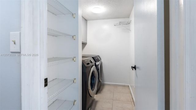 11112 N Harmony Lake Circle, Davie, FL 33324