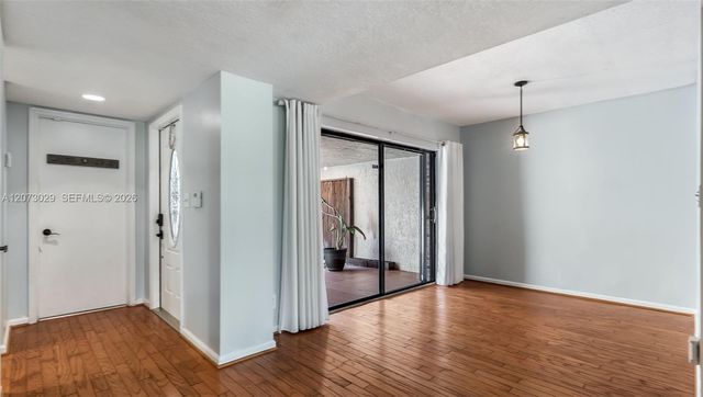11112 N Harmony Lake Circle, Davie, FL 33324