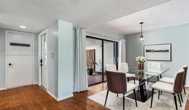 11112 N Harmony Lake Circle, Davie, FL 33324