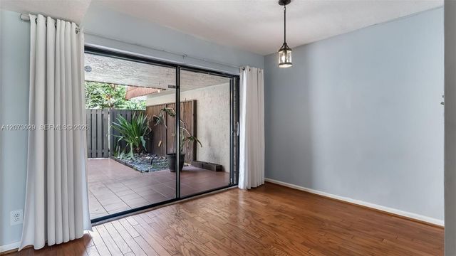 11112 N Harmony Lake Circle, Davie, FL 33324