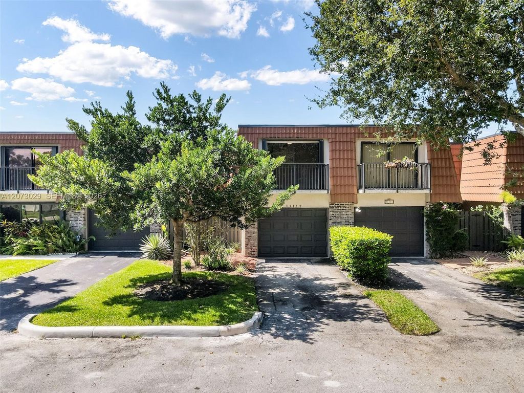 11112 N Harmony Lake Circle, Davie, FL 33324