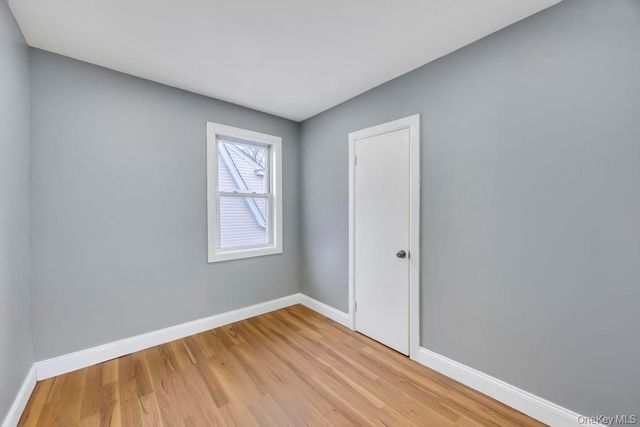 17 Sapir Street, Valley Stream, NY 11580