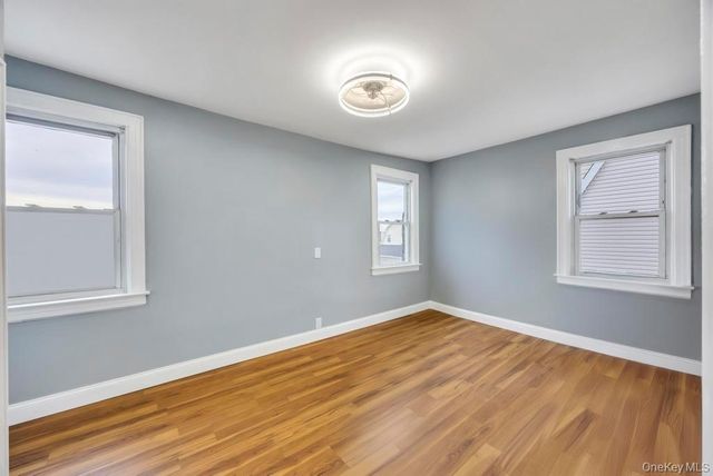 17 Sapir Street, Valley Stream, NY 11580