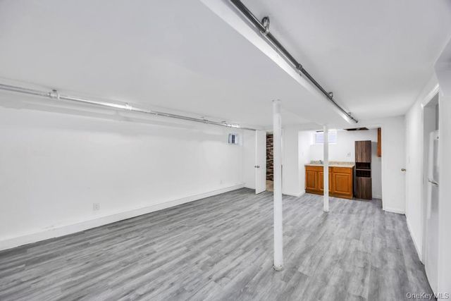 17 Sapir Street, Valley Stream, NY 11580