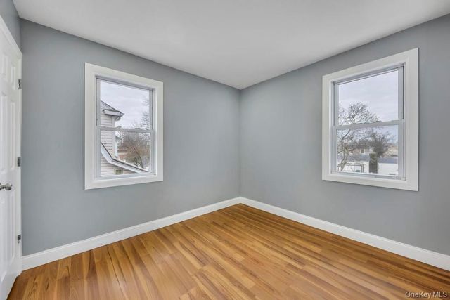 17 Sapir Street, Valley Stream, NY 11580