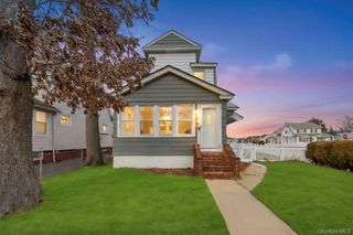 17 Sapir Street, Valley Stream, NY 11580