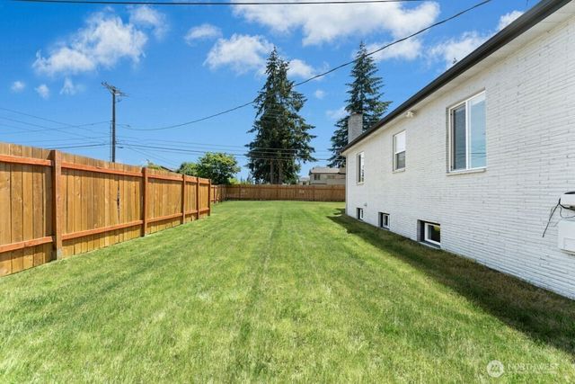 5305 64th St W, University Place, WA 98466