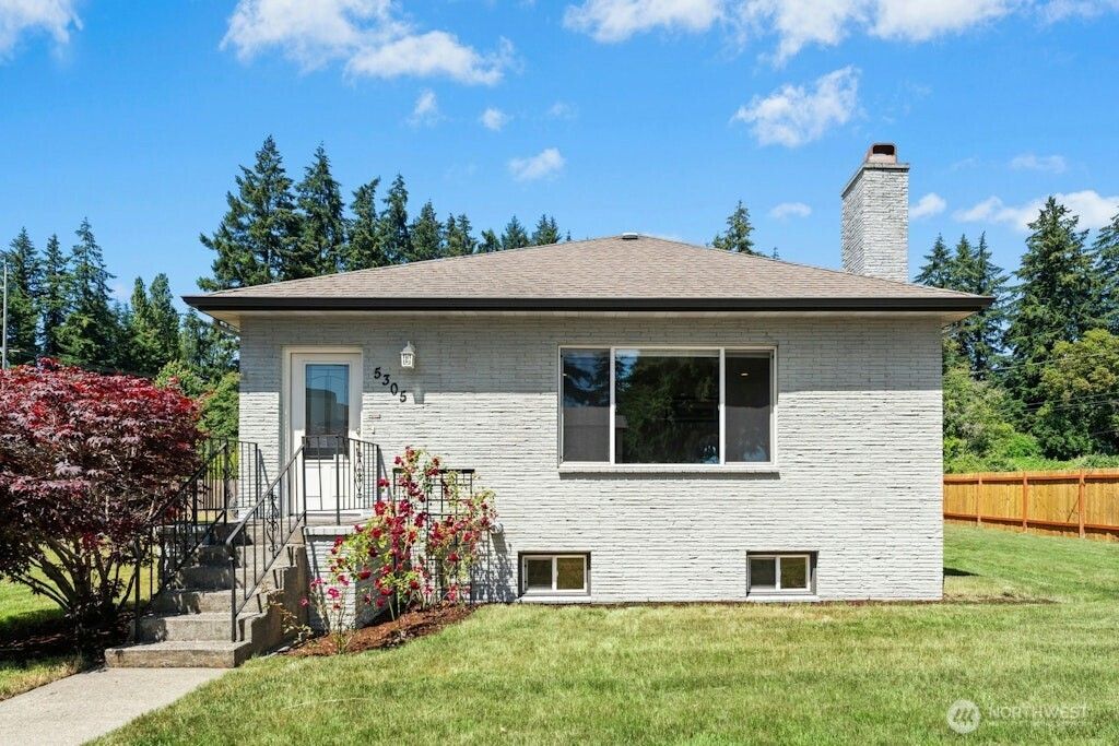 5305 64th St W, University Place, WA 98466