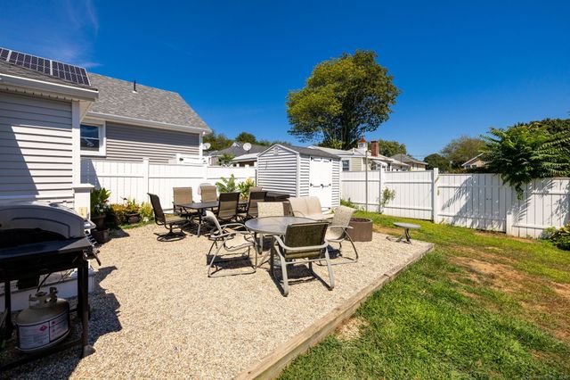42 Old Colony Road, Old Lyme, CT 06371
