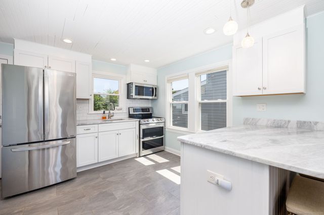 42 Old Colony Road, Old Lyme, CT 06371