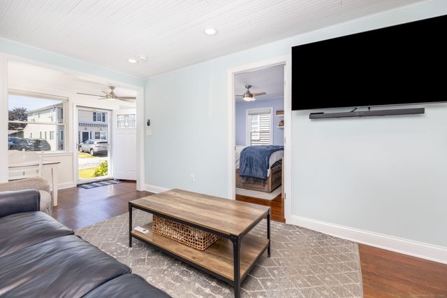 42 Old Colony Road, Old Lyme, CT 06371