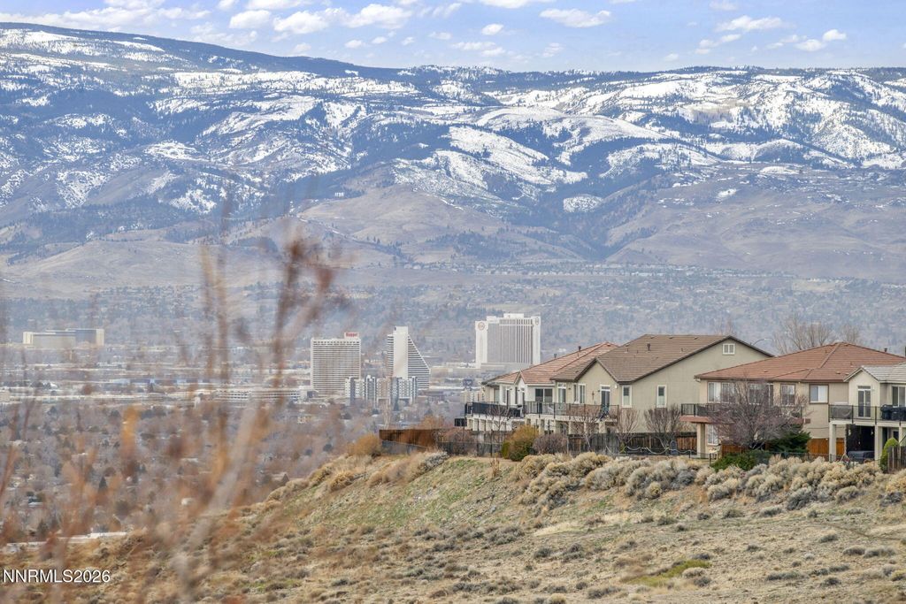 Image 14 of property listing at 4292 Desert Highlands Drive, Sparks, NV 89436