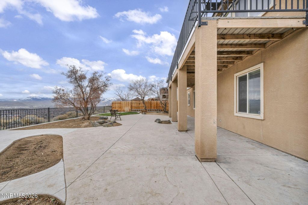 Image 8 of property listing at 4292 Desert Highlands Drive, Sparks, NV 89436