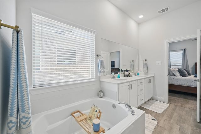 11133 Los Alamos Drive, Aubrey, TX 76227