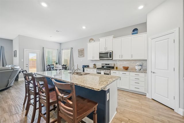 11133 Los Alamos Drive, Aubrey, TX 76227