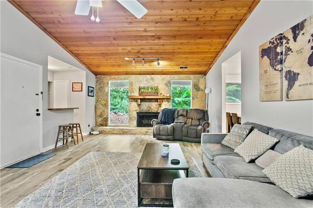 830 Bonnie Glen SE Drive, Marietta, GA 30067