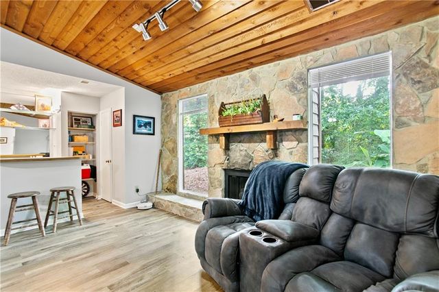 830 Bonnie Glen SE Drive, Marietta, GA 30067