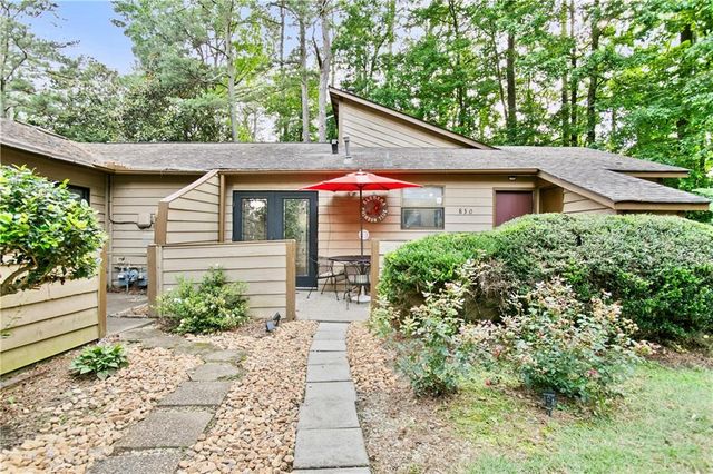 830 Bonnie Glen SE Drive, Marietta, GA 30067