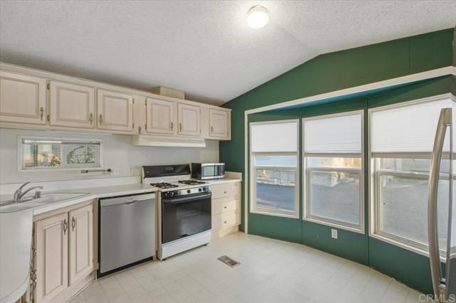 12250 Vista Del Cajon Road SPC 8, El Cajon, CA 92021