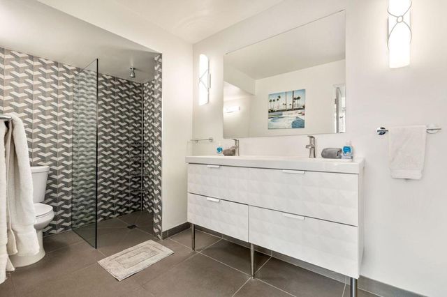 1111 E Palm Canyon Drive 122, Palm Springs, CA 92264