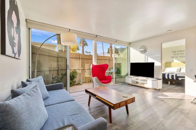 1111 E Palm Canyon Drive 122, Palm Springs, CA 92264