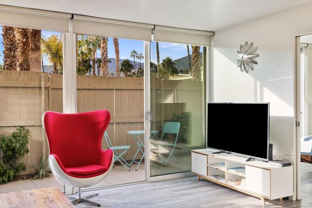 1111 E Palm Canyon Drive 122, Palm Springs, CA 92264