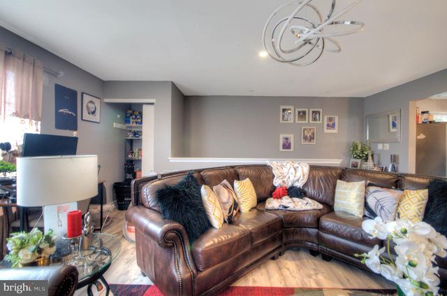 881B SCOTSWOOD CT, Mount Laurel, NJ 08054