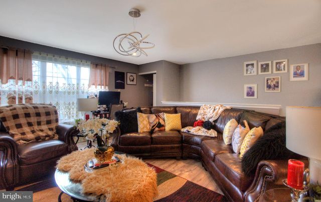 881B SCOTSWOOD CT, Mount Laurel, NJ 08054