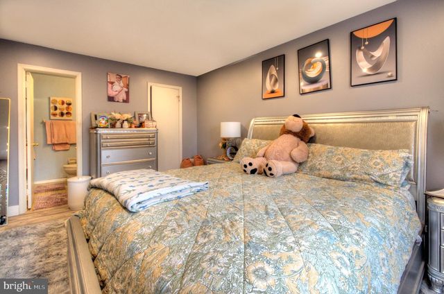 881B SCOTSWOOD CT, Mount Laurel, NJ 08054