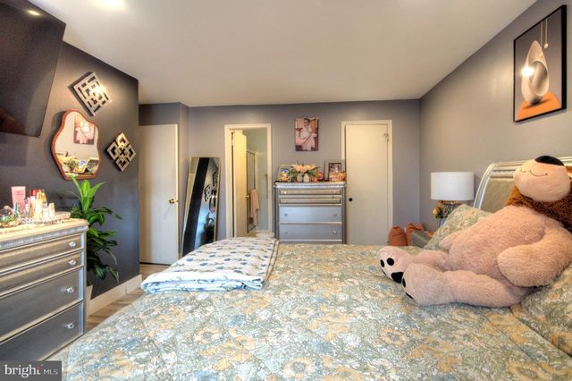 881B SCOTSWOOD CT, Mount Laurel, NJ 08054