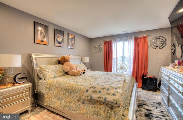 881B SCOTSWOOD CT, Mount Laurel, NJ 08054