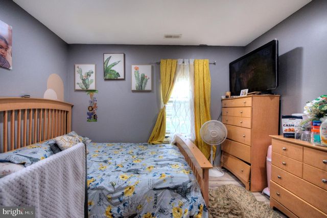 881B SCOTSWOOD CT, Mount Laurel, NJ 08054