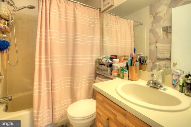 881B SCOTSWOOD CT, Mount Laurel, NJ 08054