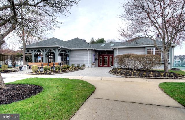 881B SCOTSWOOD CT, Mount Laurel, NJ 08054