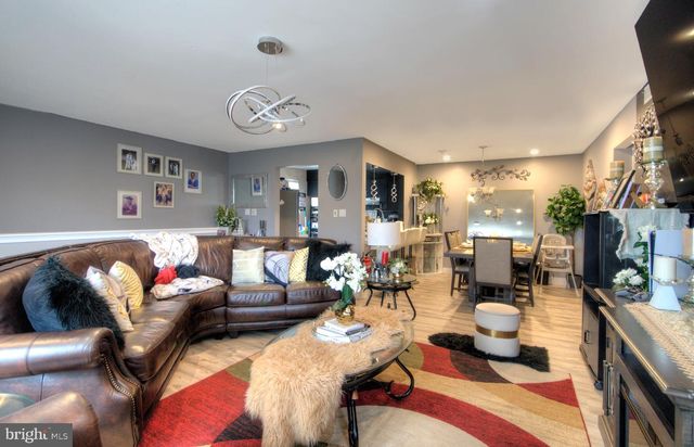 881B SCOTSWOOD CT, Mount Laurel, NJ 08054