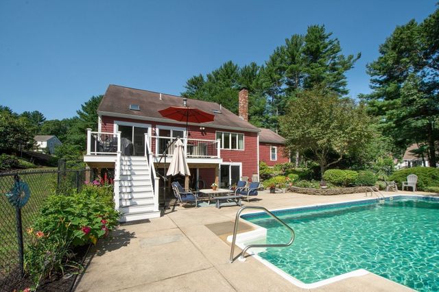 263 Edgewater Drive, Pembroke, MA 02359