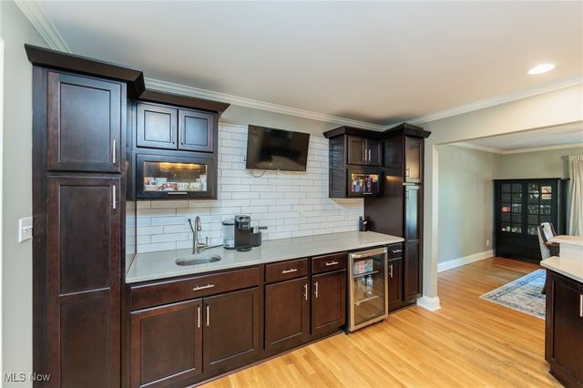 30334 Manhasset Drive, Bay Village, OH 44140