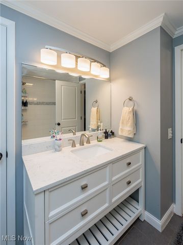 30334 Manhasset Drive, Bay Village, OH 44140