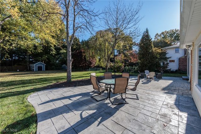 30334 Manhasset Drive, Bay Village, OH 44140