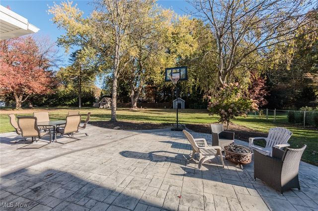 30334 Manhasset Drive, Bay Village, OH 44140