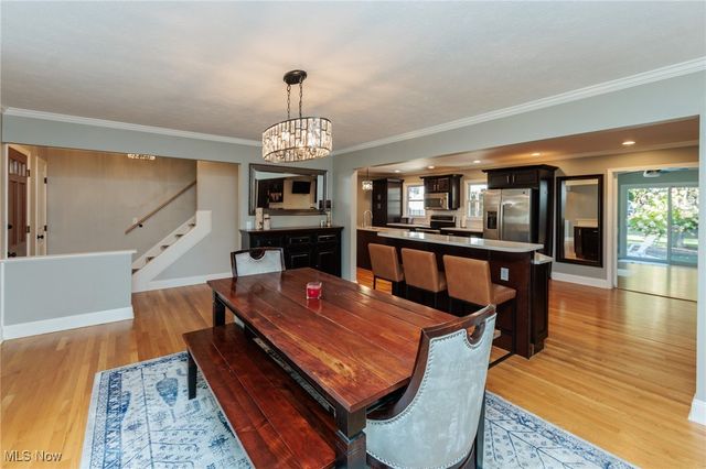 30334 Manhasset Drive, Bay Village, OH 44140