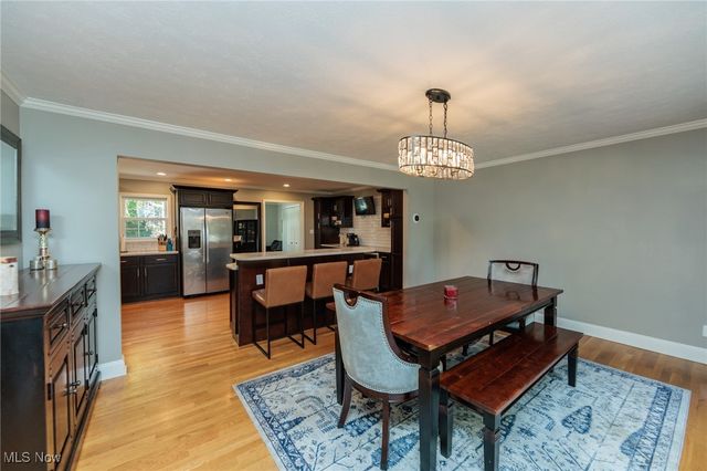 30334 Manhasset Drive, Bay Village, OH 44140