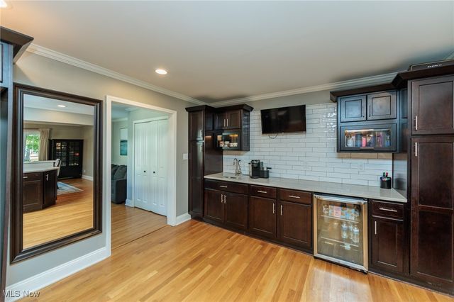 30334 Manhasset Drive, Bay Village, OH 44140