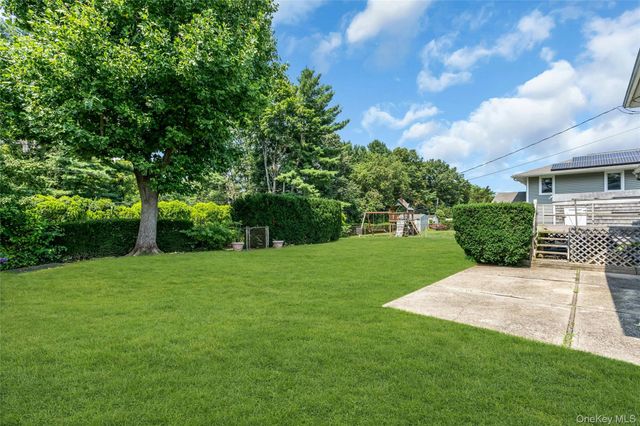 4 Crabapple Lane, Commack, NY 11725