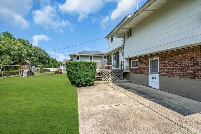 4 Crabapple Lane, Commack, NY 11725