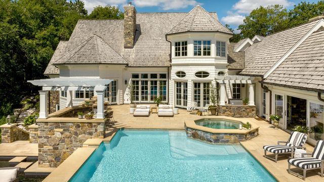 7317 Auto Club Road, Bloomington, MN 55438