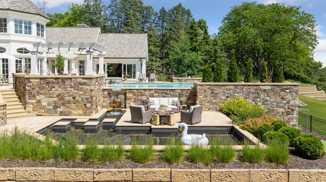 7317 Auto Club Road, Bloomington, MN 55438